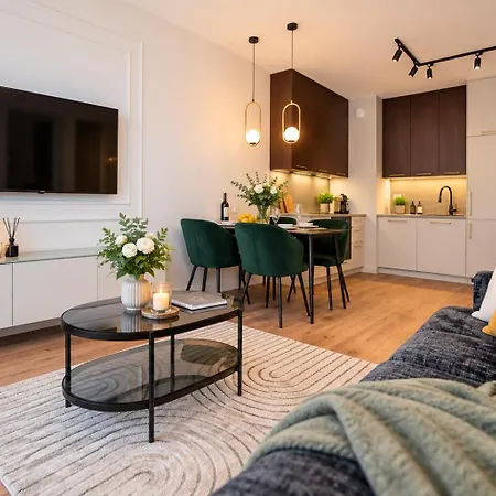 Piotrkowska 217 I 2-room I Balcony I Paid Garage Parking Лодзь
